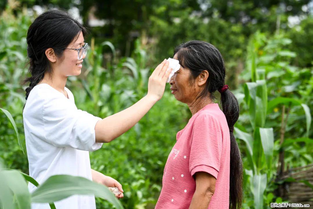 全网追的“扁担女孩”,找了一份暑假工,时薪12元 - 东莞生活资讯 - 东莞28生活网 dg.28life.com